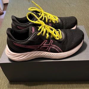 Like New Woman’s ASICS